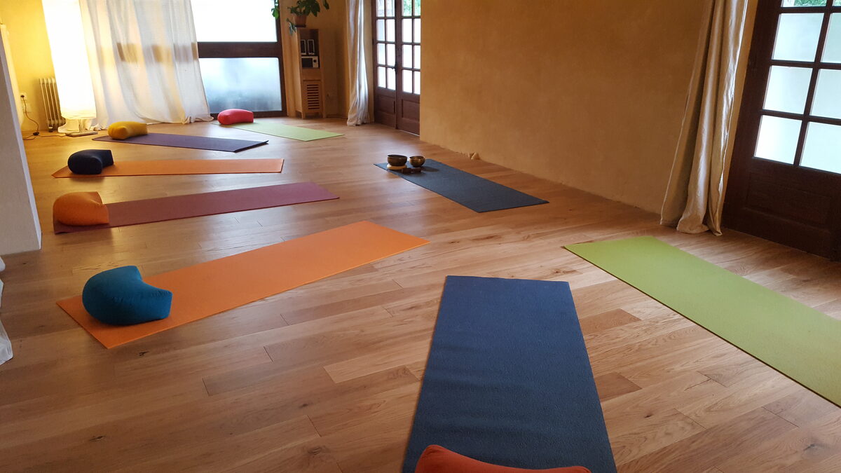 Séance de yoga au Studio des Amarres